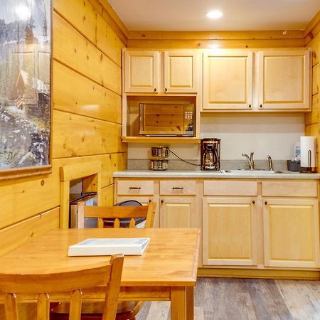 Pigeon Forge Resort Studio Cabin On Dollywood Ln! ภายนอก รูปภาพ